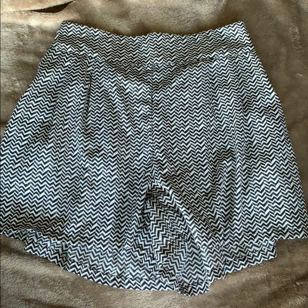 american eagle chevron shorts